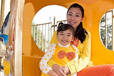 《最终幻想7：重生》7月日历壁纸 萨菲罗斯好帅气